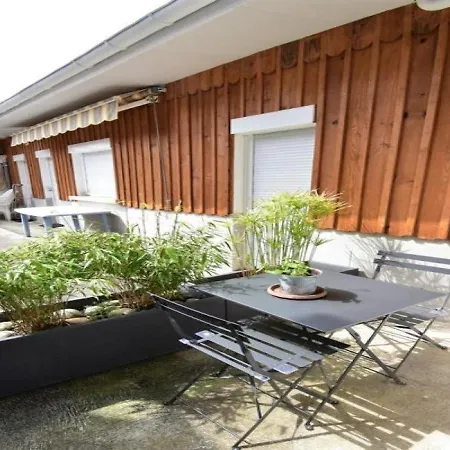 Daire Centre, Plage, Commerces, Gare A Pied - Joli T3 Refait A Neuf En Rdc Avec Cour Commune Et Petit Espace Privatif *